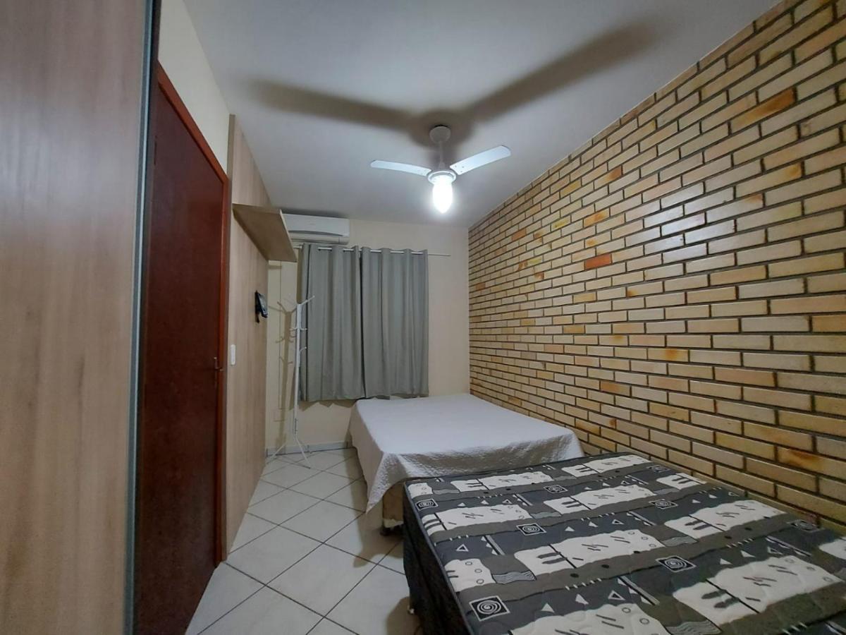 Apartamento 12 - Bombinhas - 200 Metros Da Praia 外观 照片