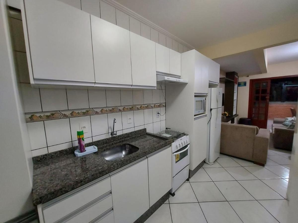Apartamento 12 - Bombinhas - 200 Metros Da Praia 外观 照片