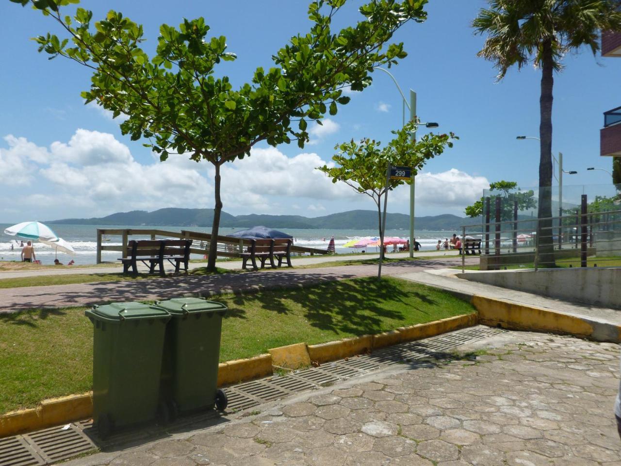 Apartamento 12 - Bombinhas - 200 Metros Da Praia 外观 照片